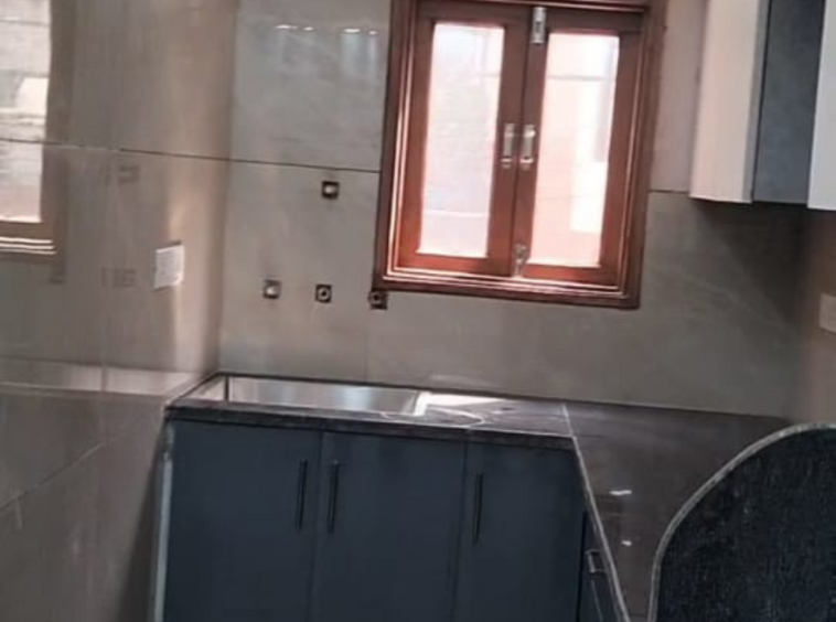 3 BHK Floor sector 24 Rohini Delhi