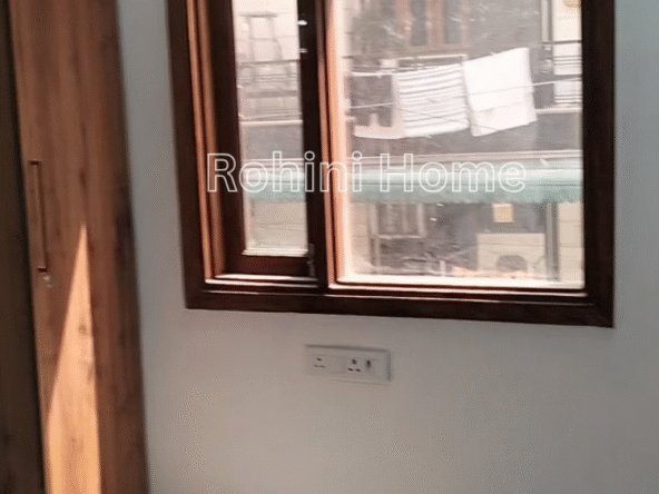 3 BHK floor with lift and parking for sale in Sector 24 Rohini, near Rithala Metro, malls, schools, and parks.